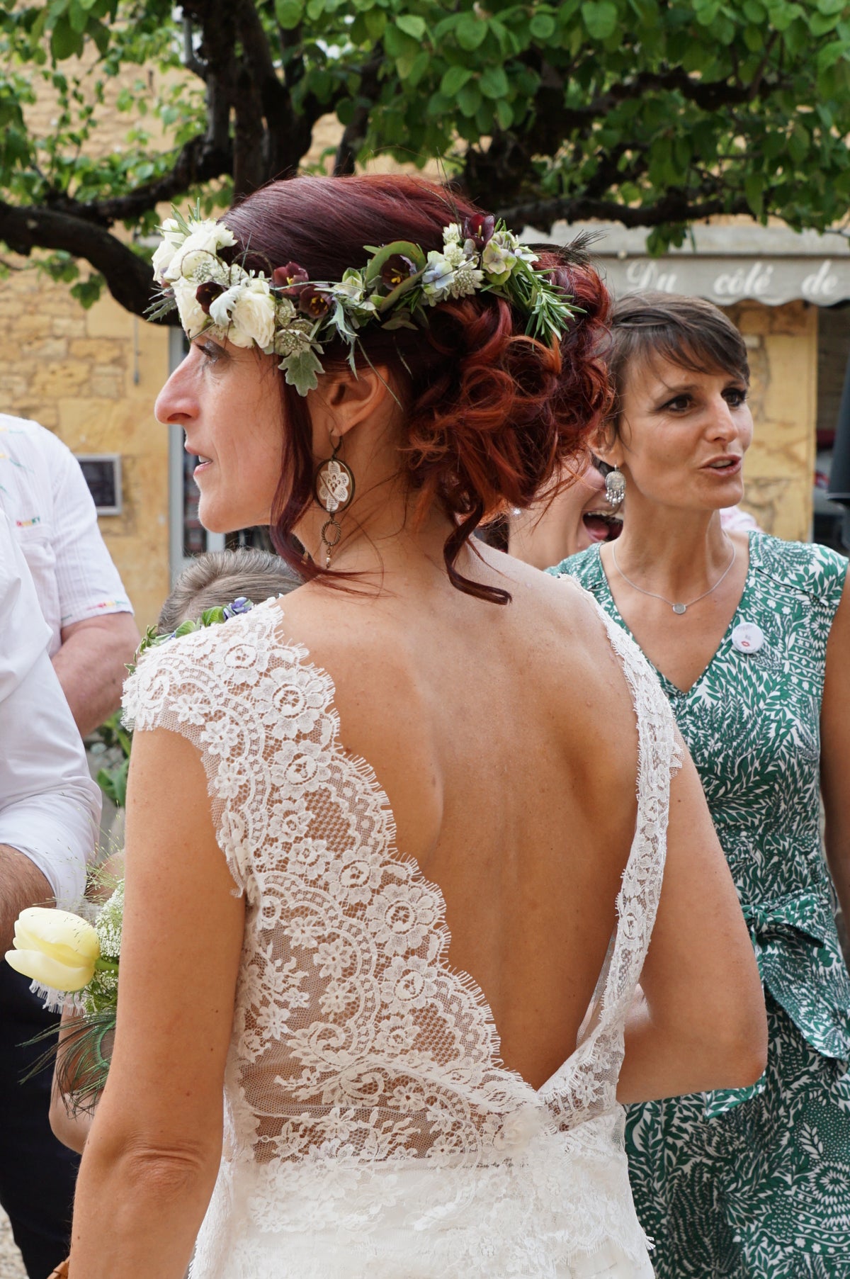robe de mariée en dentelle dos nu