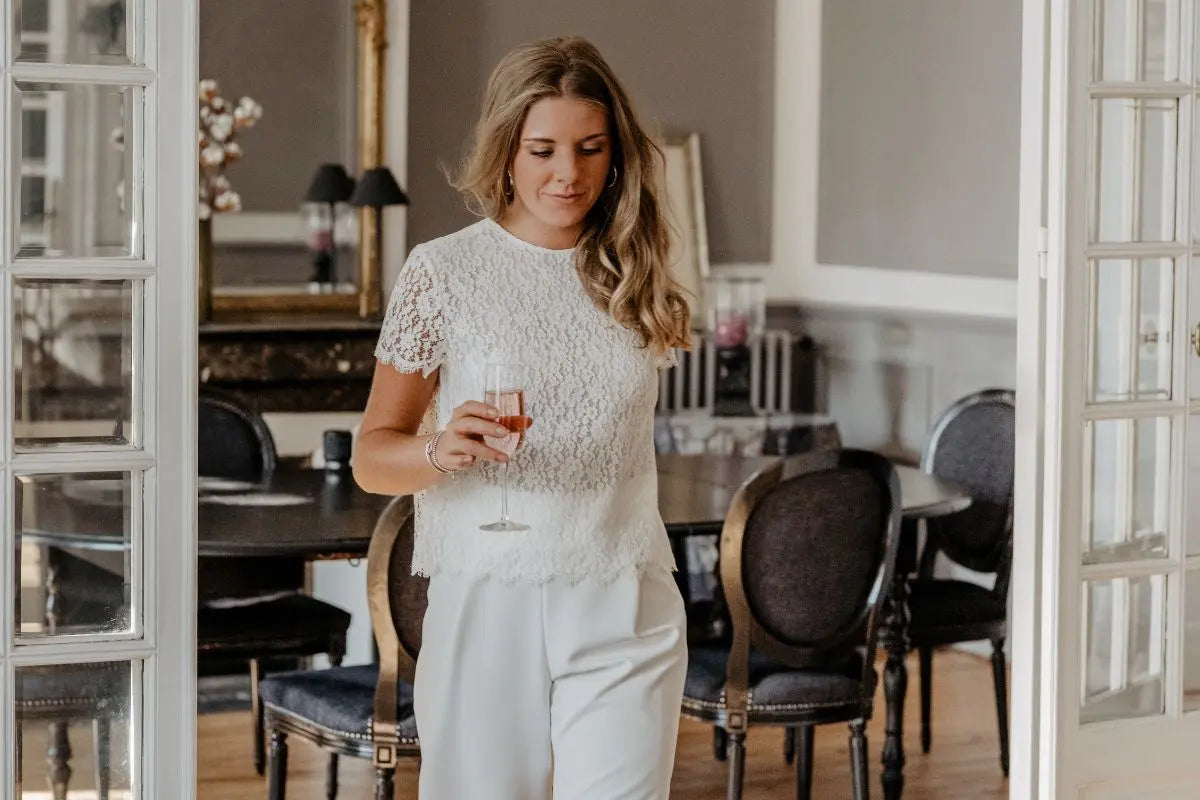 habilllée pour la soirée blanche