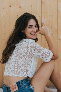 Reportez votre haut de mariage