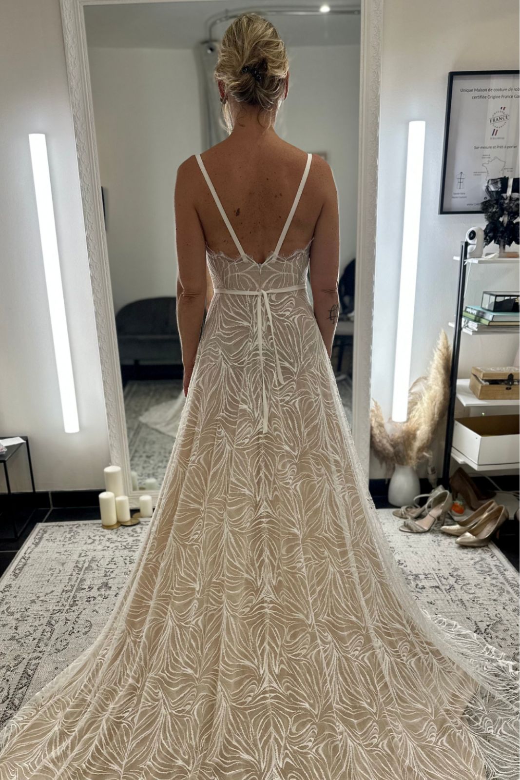 Notre mariée portant sa robe de mariée sur mesure à Bordeaux