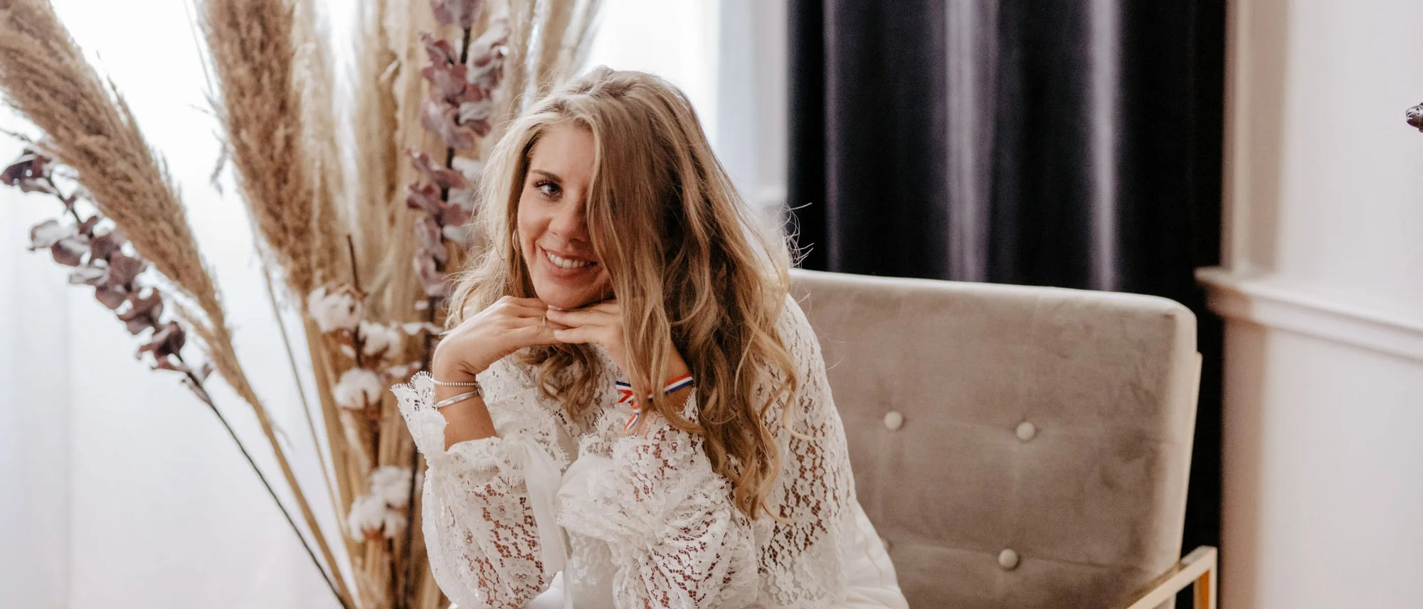 Haut en dentelle manches longues pour votre mariage civil