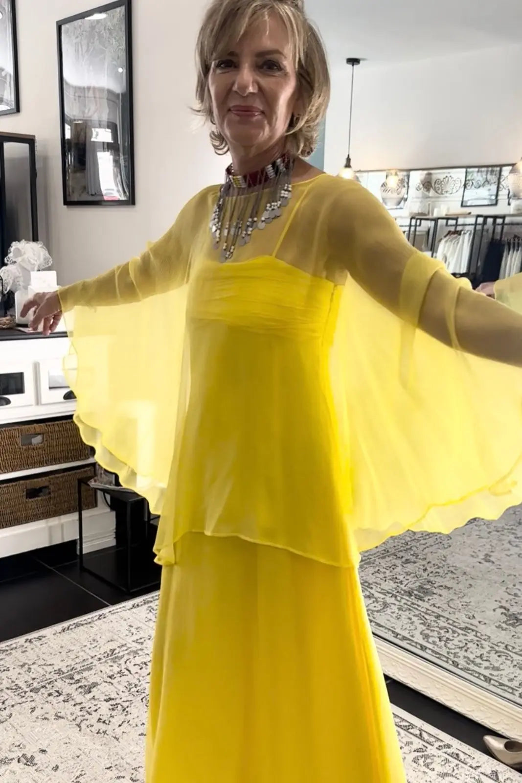 Robe de cérémonie avec cape 