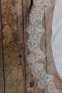 Robe de mariée magnifique en dentelle