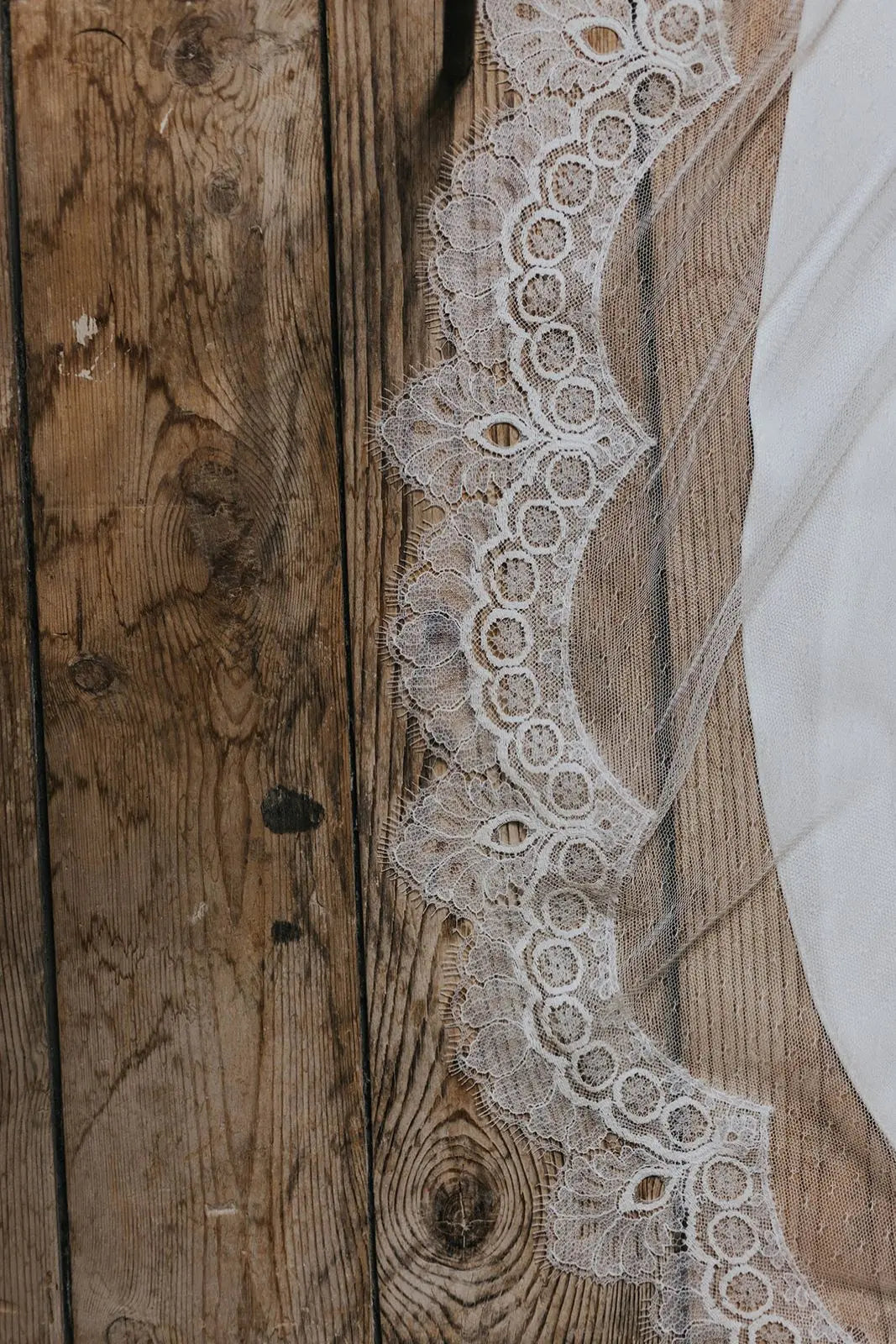 Robe de mariée magnifique en dentelle