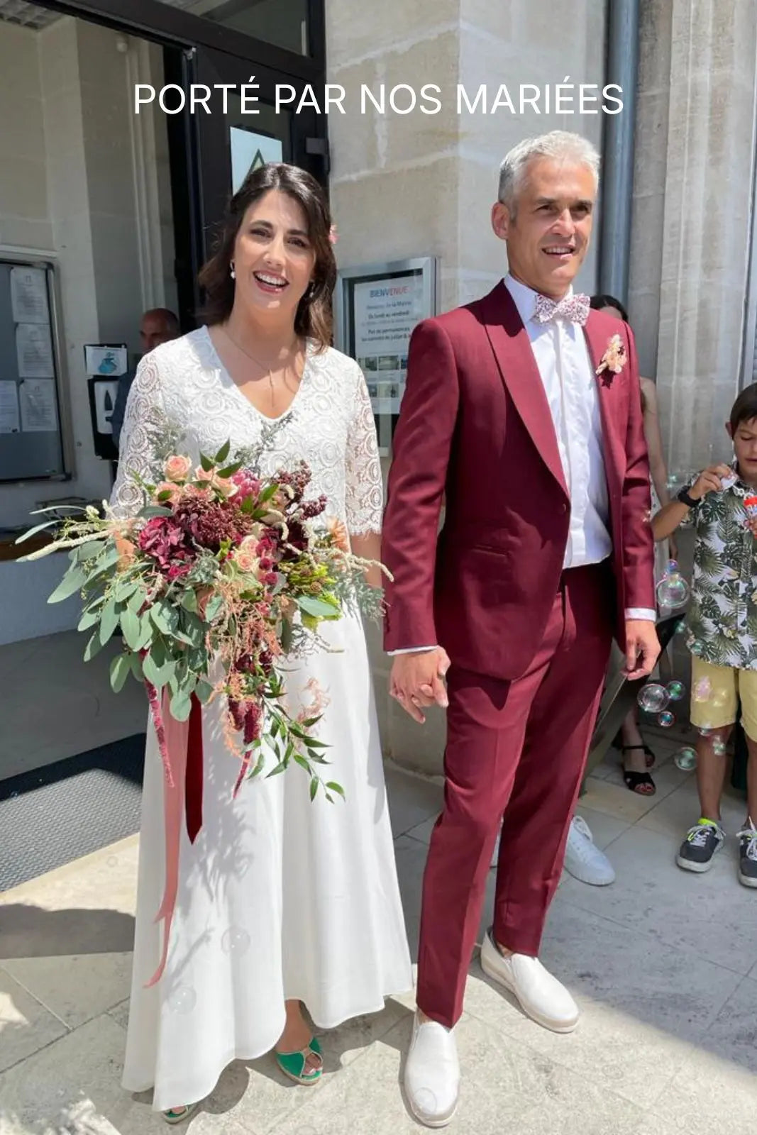 Notre mariée en top dentelle et jupe longue mariage 