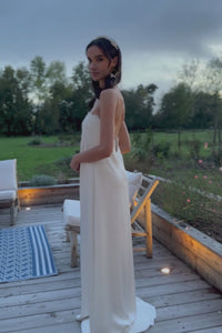 Robe de mariée simple avec dos nu