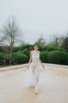 Robe de mariée en dentelle transparente