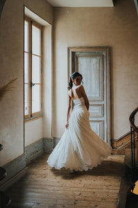 Robe de mariée recouverte de dentelle de Calais