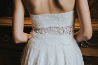 Détail Rani robe en dentelle 