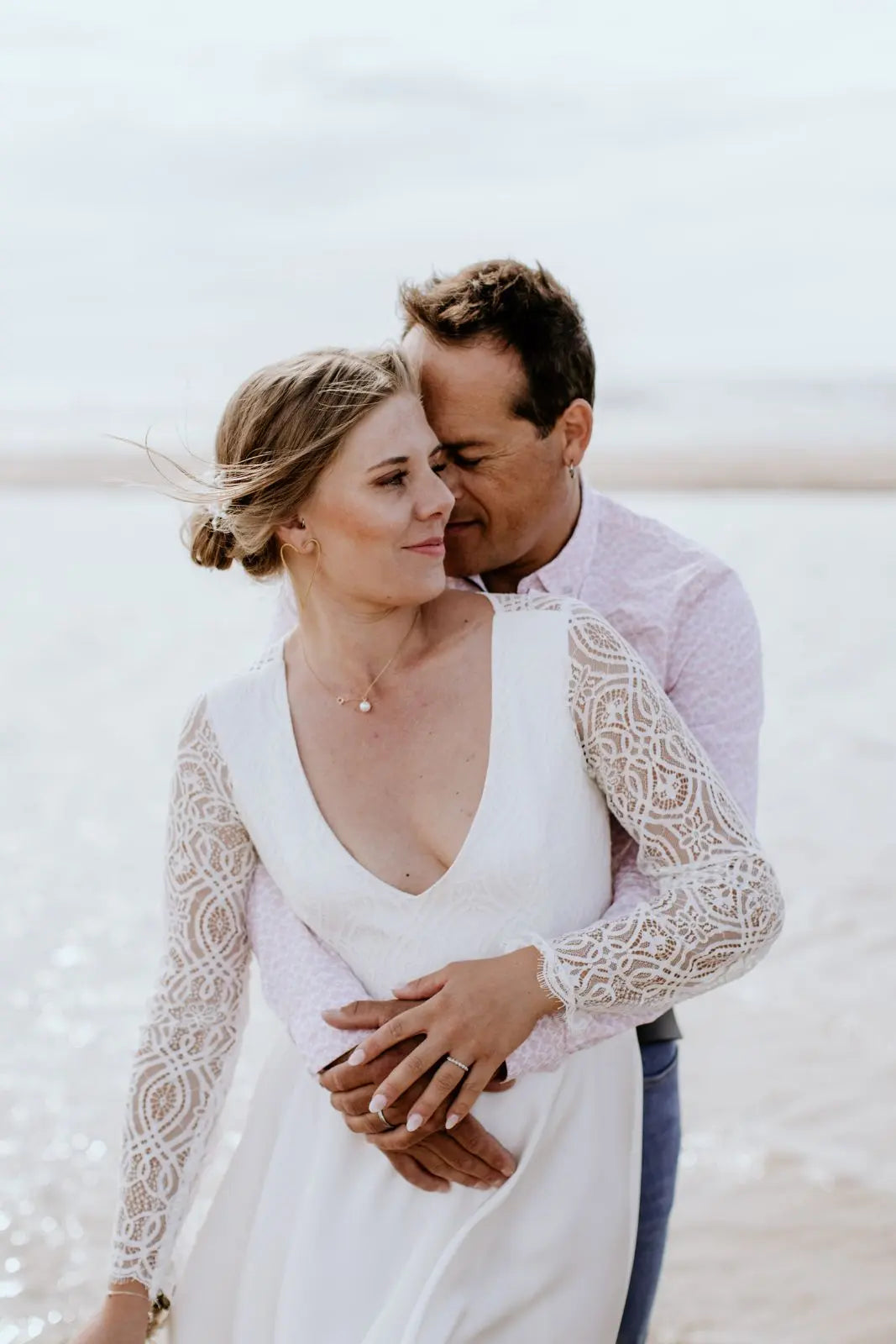 Se marier à la plage en robe courte