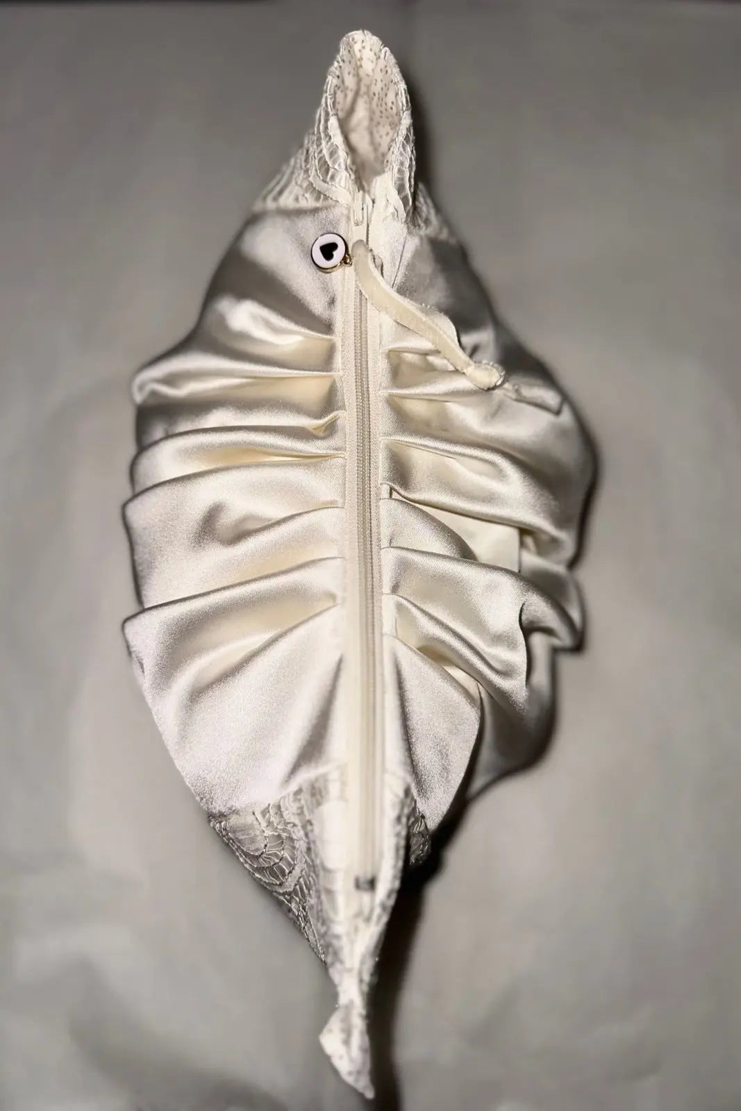 Trousse Beauté Ivoire Dentelle de Calais