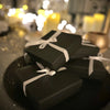 PALACE NOIRE - MANCHETTES EN DENTELLE ET PLUMETIS Christelle Vasseur Couture